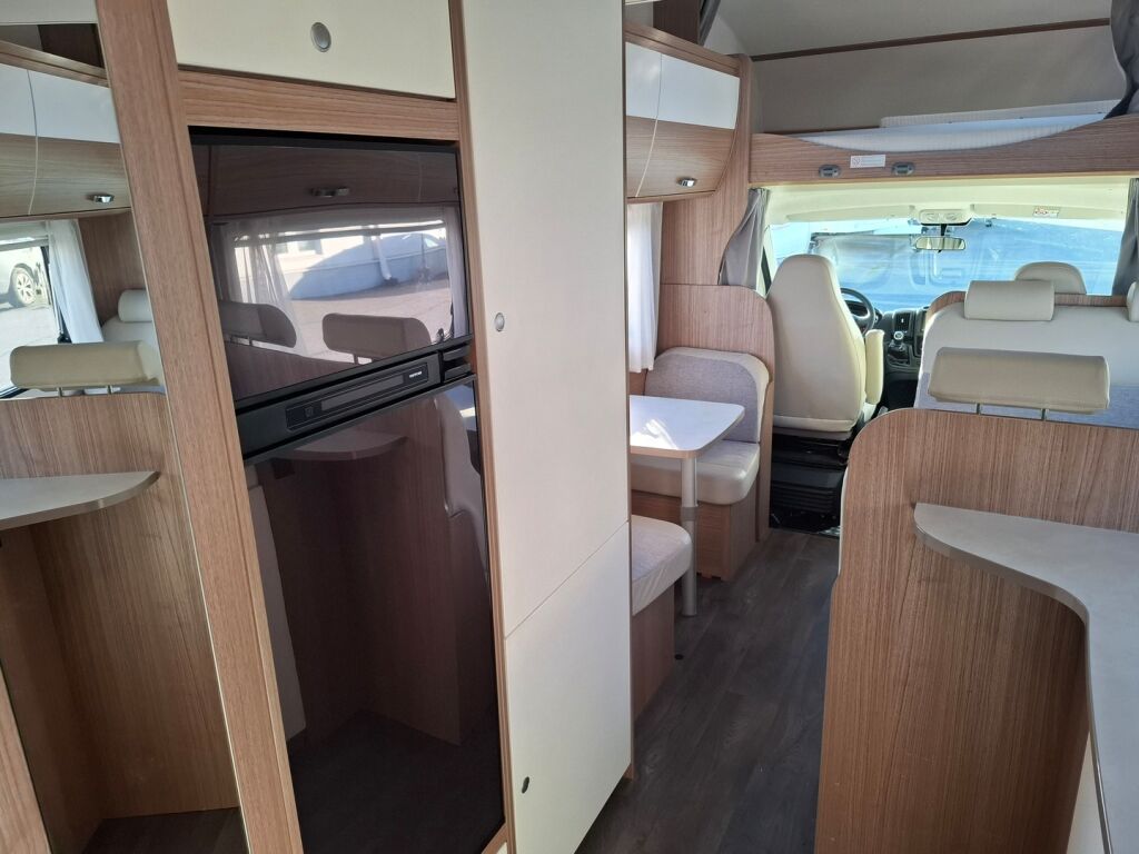 Carado A 461 2019 Valkoinen