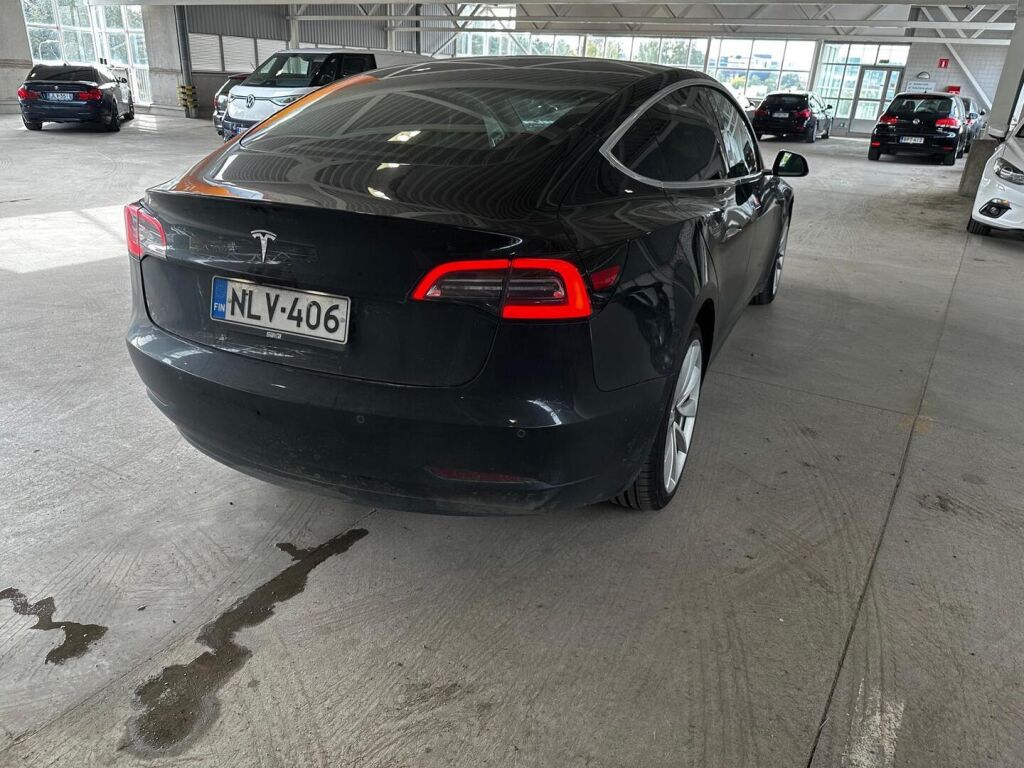 Tesla Model 3 2019 Musta