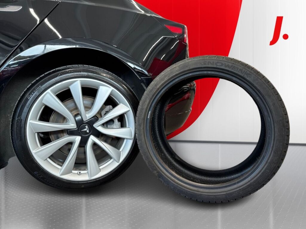 Tesla Model 3 2019 Musta