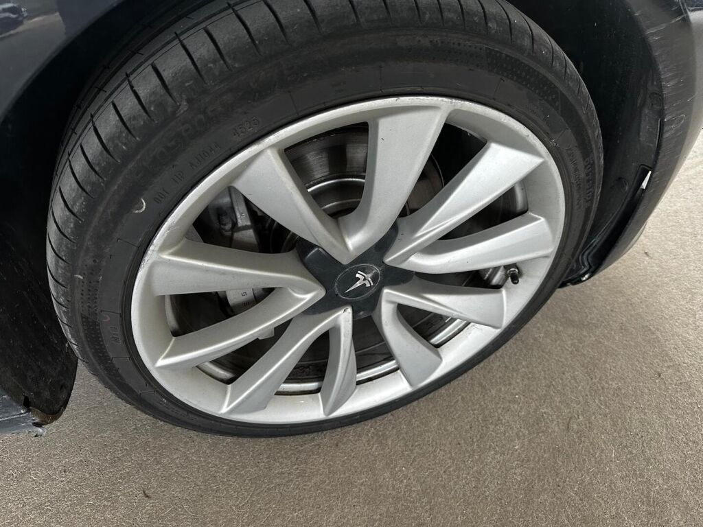 Tesla Model 3 2019 Musta