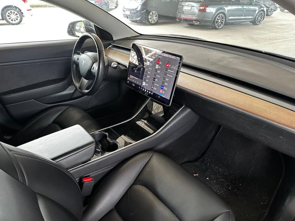 Tesla Model 3 2019 Musta