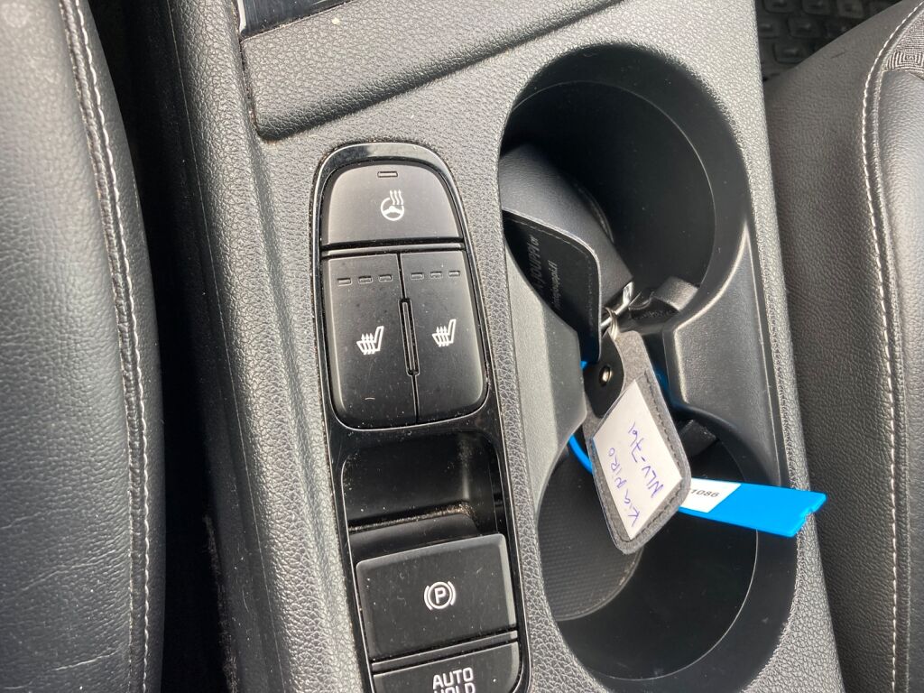 Kia Niro 2019 Metallinhohto Punainen