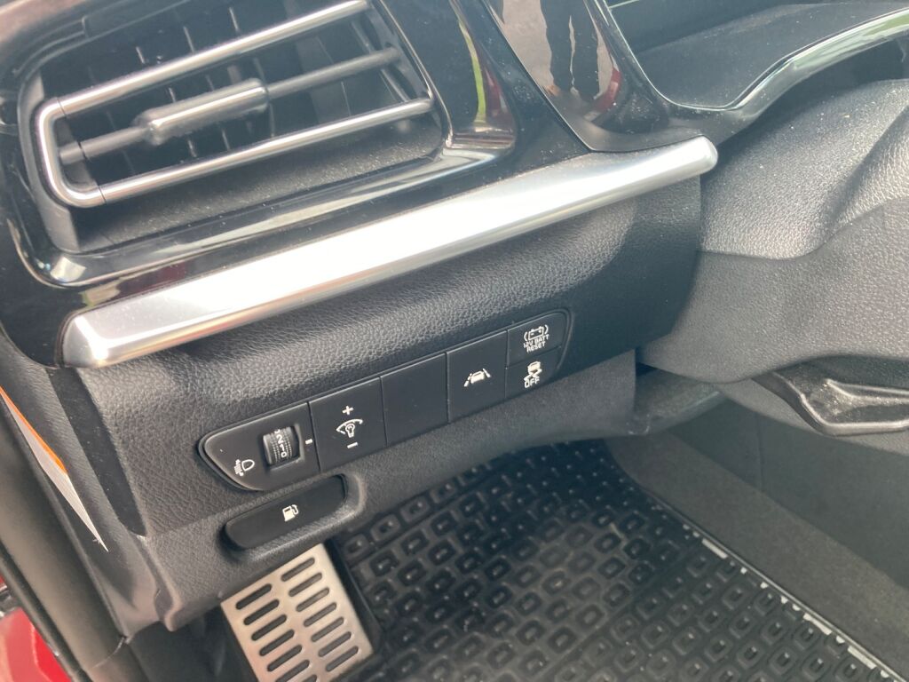 Kia Niro 2019 Metallinhohto Punainen