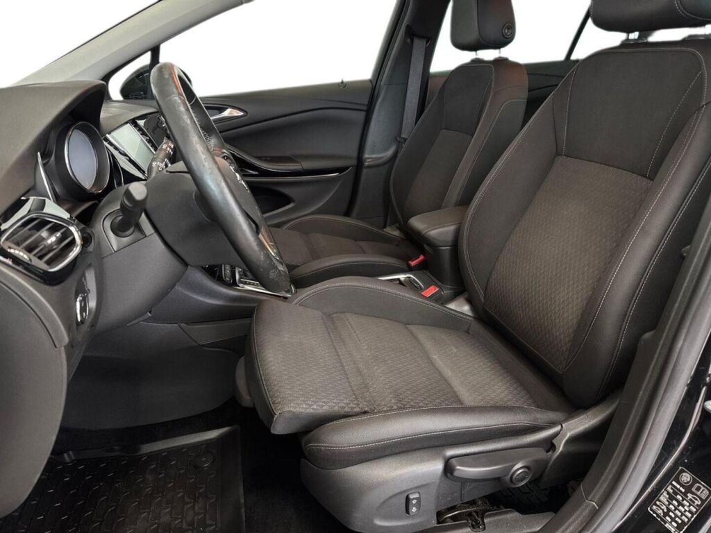 Opel Astra 2019 Musta