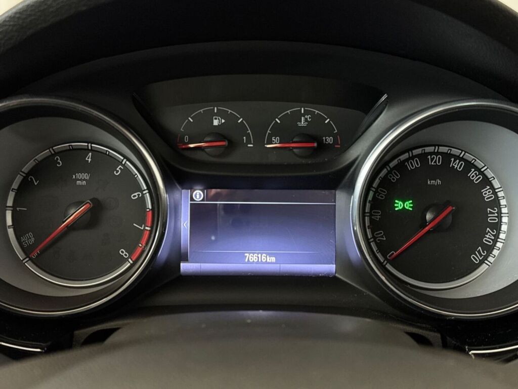 Opel Astra 2019 Musta