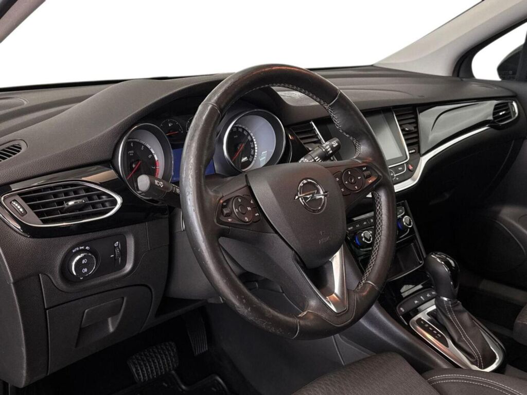Opel Astra 2019 Musta