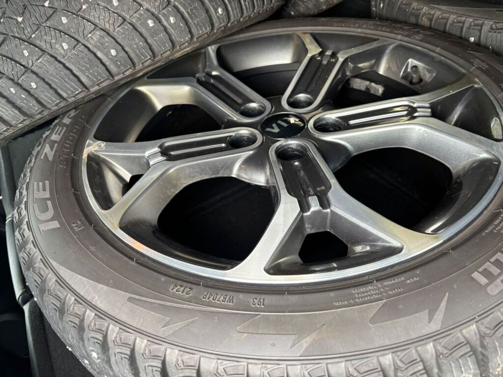 Kia XCeed 2020 Musta