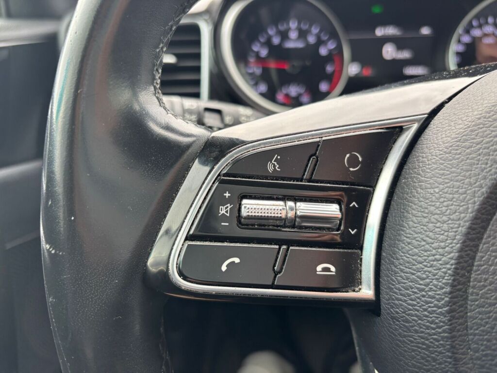 Kia XCeed 2020 Musta