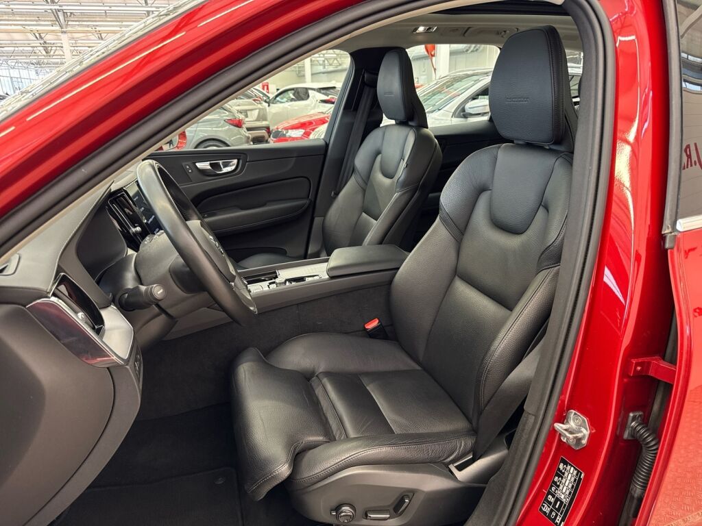 Volvo XC60 2020 Punainen