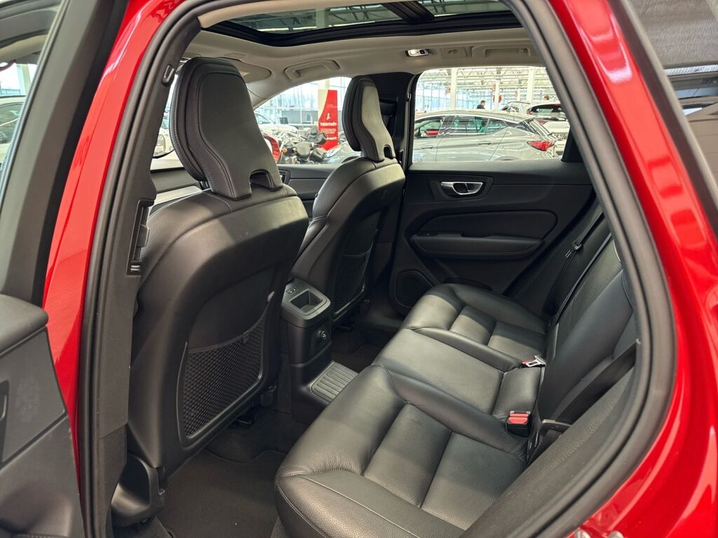 Volvo XC60 2020 Punainen