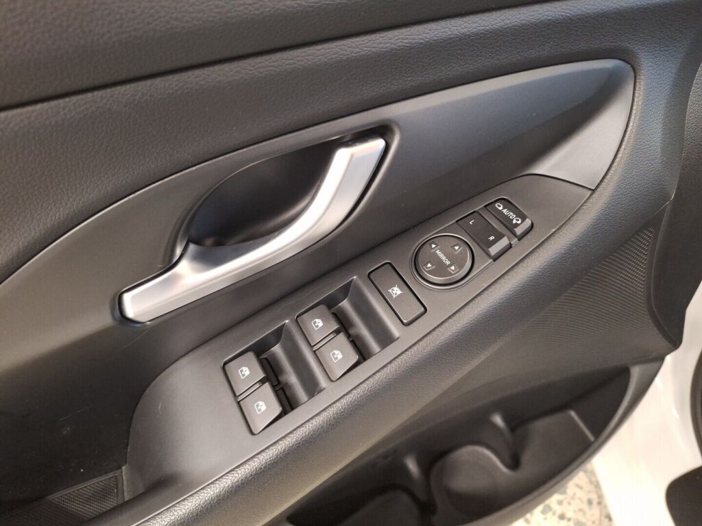 Hyundai i30 Hatchback 2020 Valkoinen