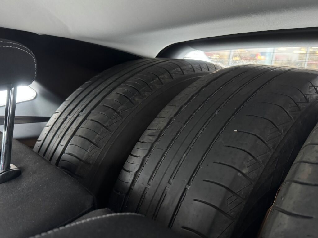 Ford Kuga 2021 Punainen