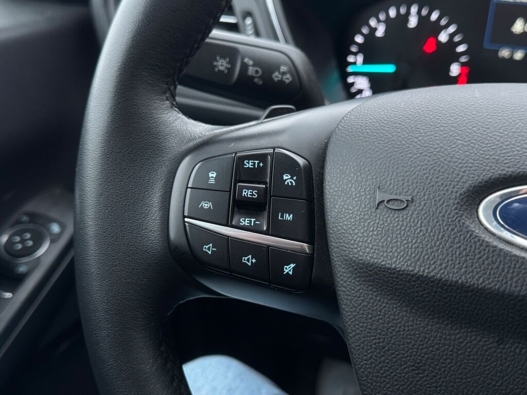 Ford Kuga 2021 Punainen