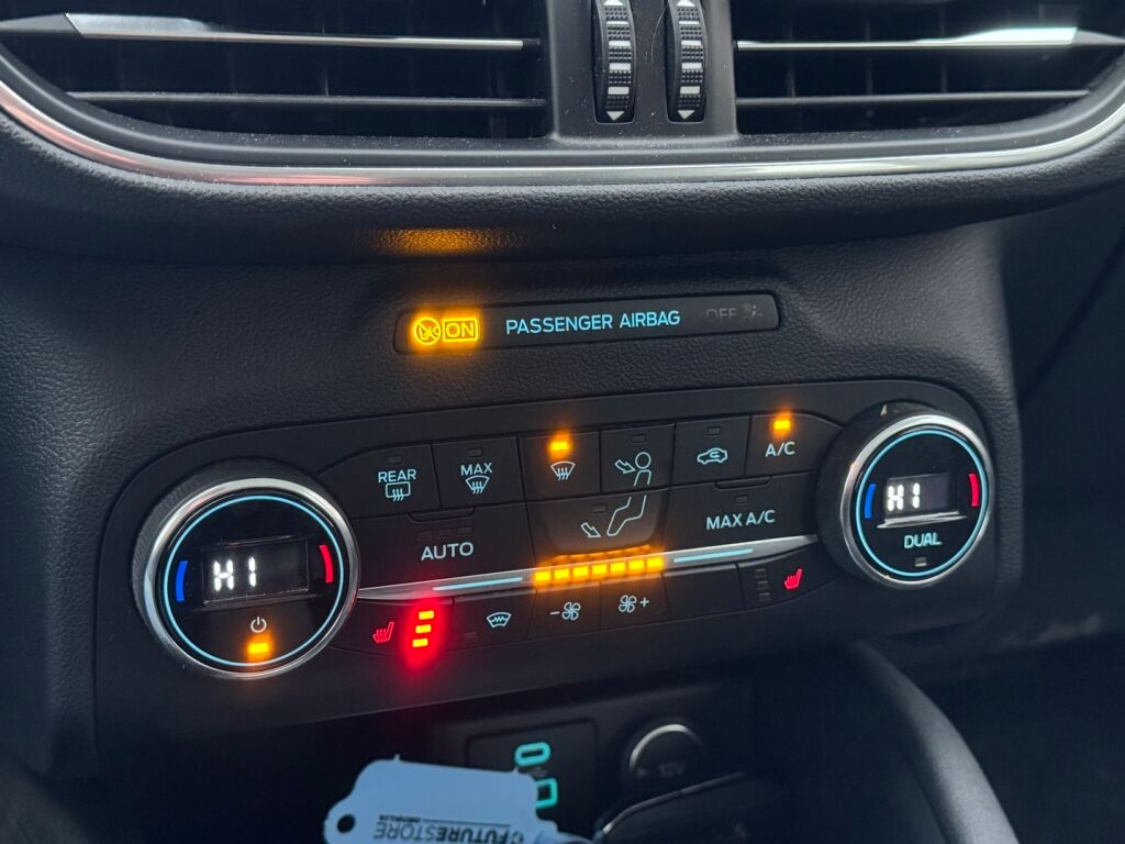 Ford Kuga 2021 Punainen