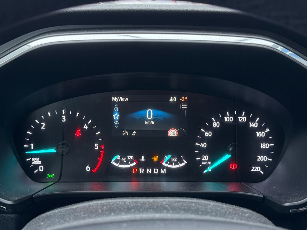 Ford Kuga 2021 Punainen