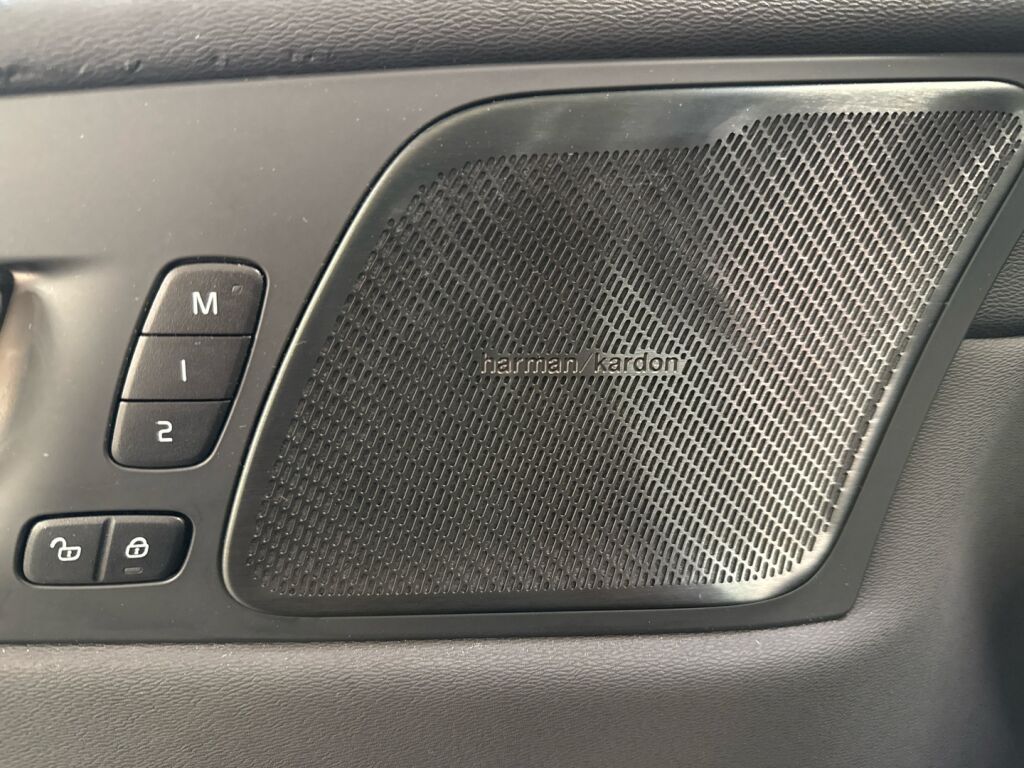 Volvo XC60 2020 Valkoinen
