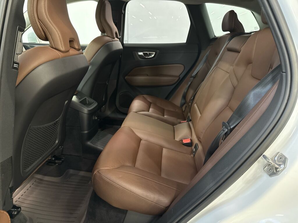 Volvo XC60 2020 Valkoinen