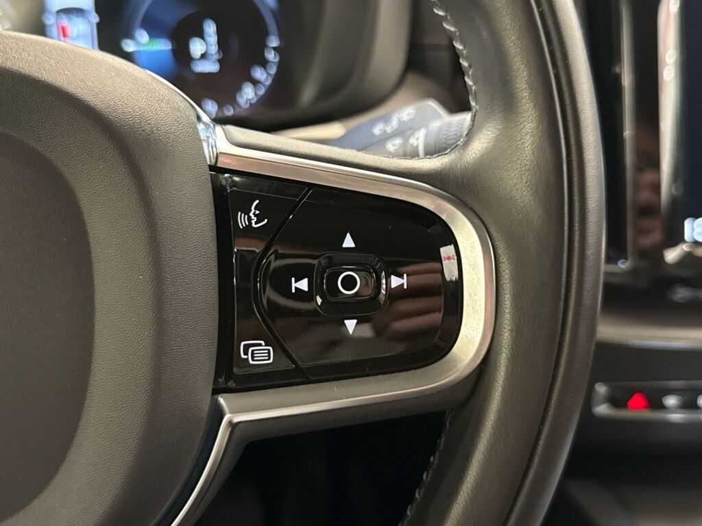 Volvo XC60 2020 Valkoinen