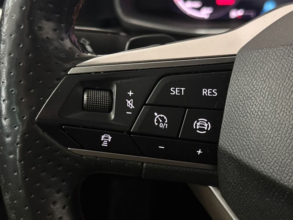 Seat Leon 2020 Punainen