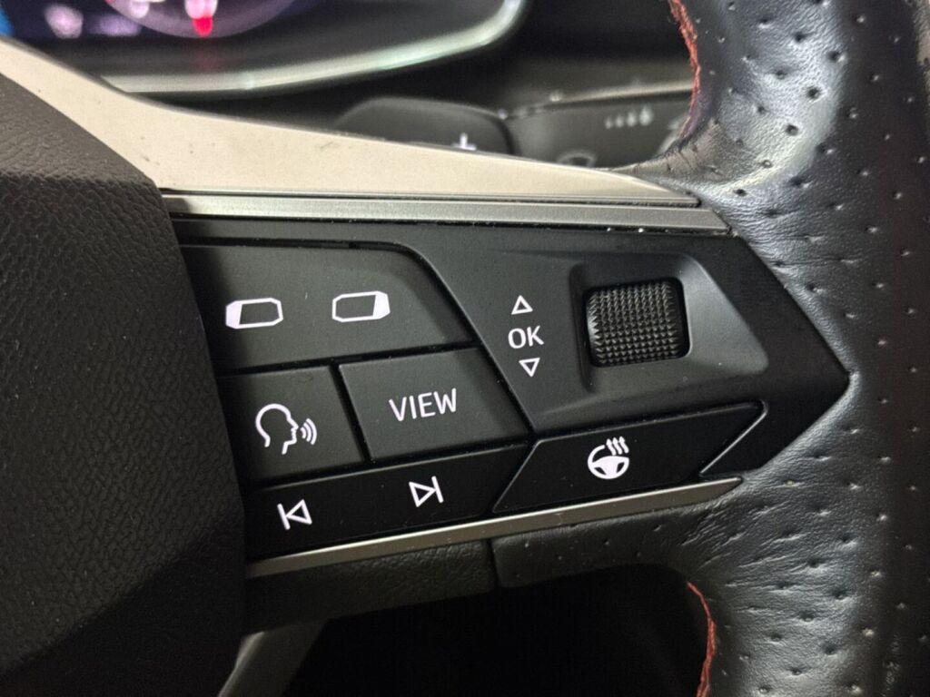Seat Leon 2020 Punainen