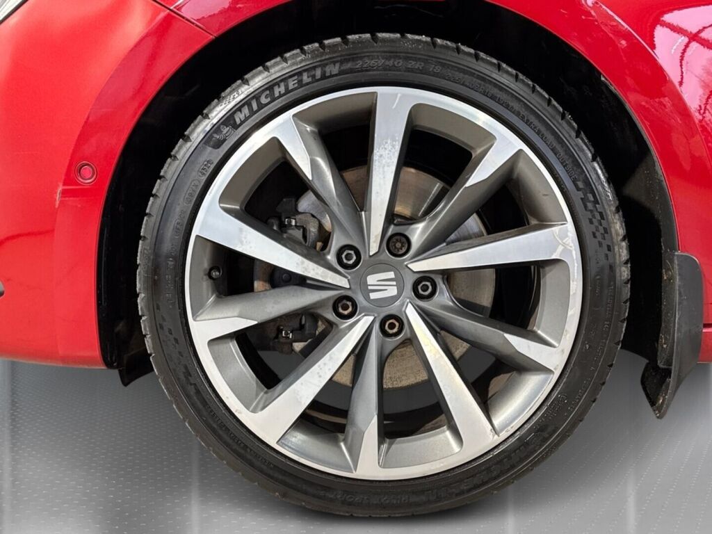Seat Leon 2020 Punainen