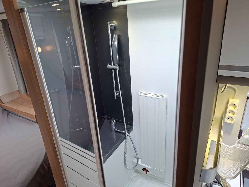 Adria MATRIX 670 SC ALDE 2020 Harmaa
