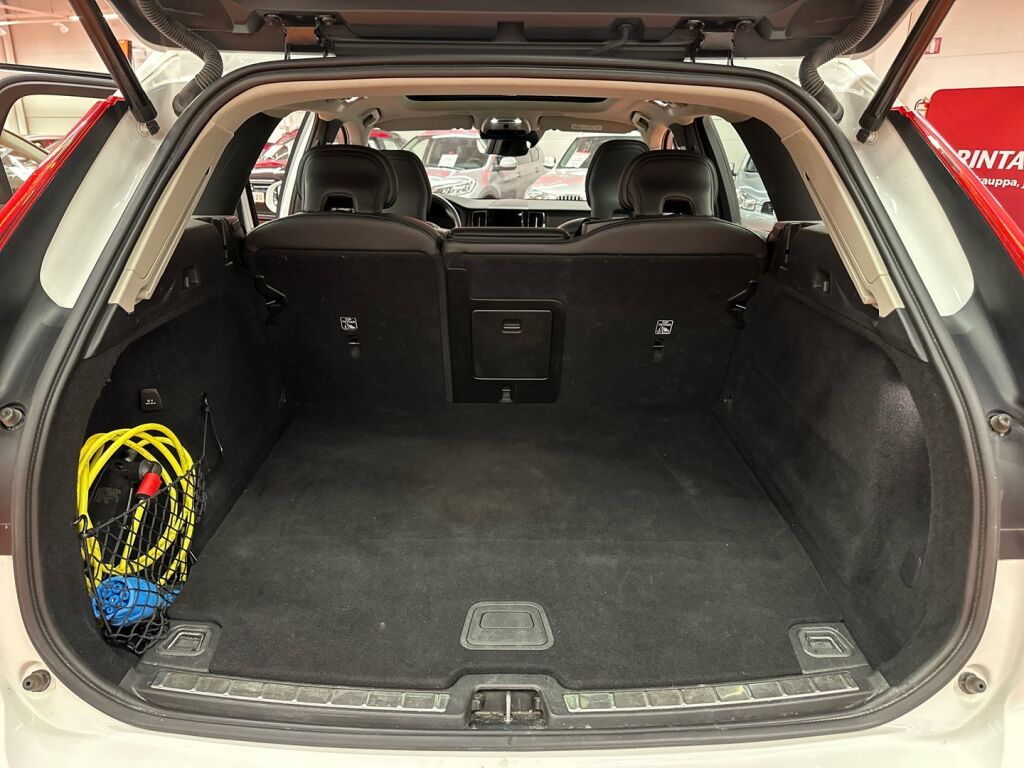 Volvo XC60 2020 Valkoinen