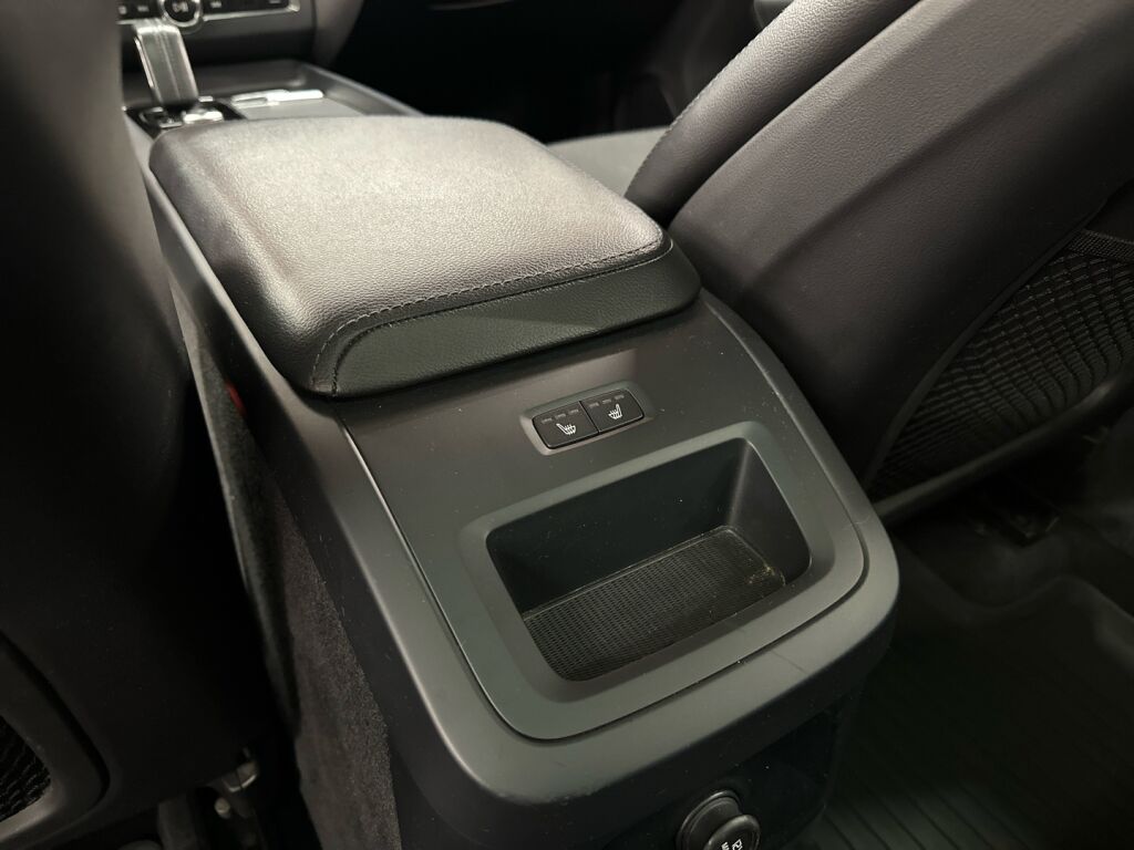 Volvo XC60 2020 Valkoinen