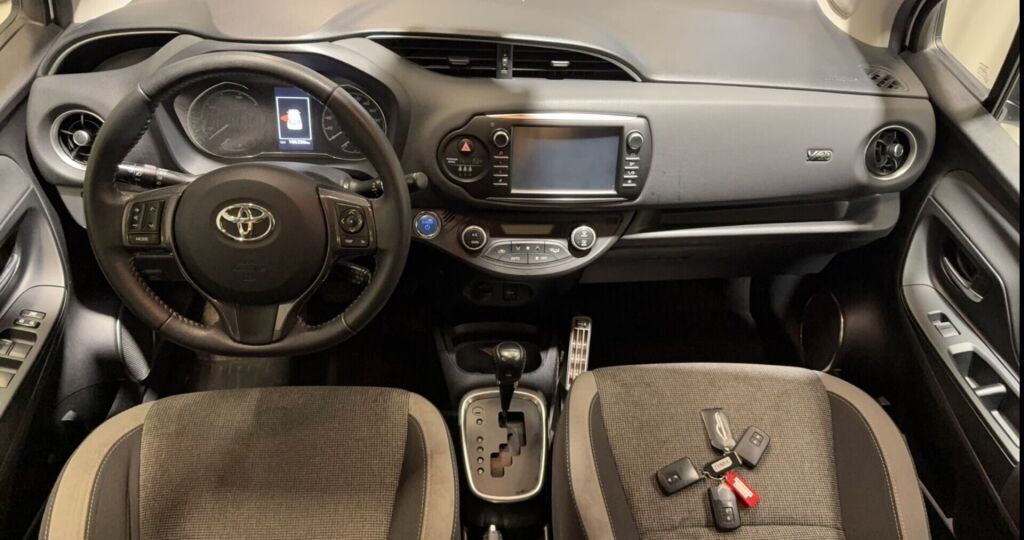 Toyota Yaris 2020 Valkoinen