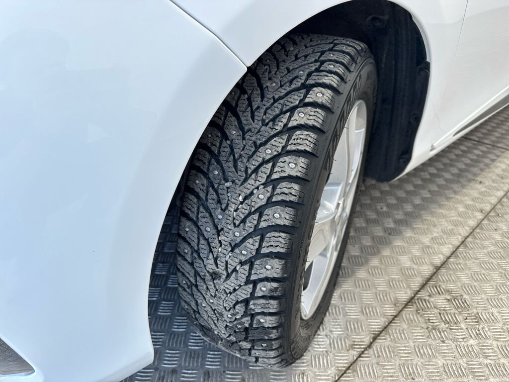 Toyota Yaris 2020 Valkoinen