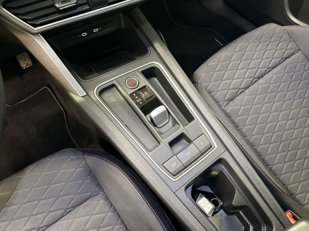 Seat Leon 2020 Punainen