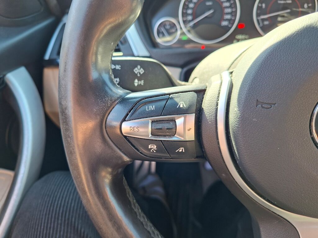 BMW 330 2017 Musta