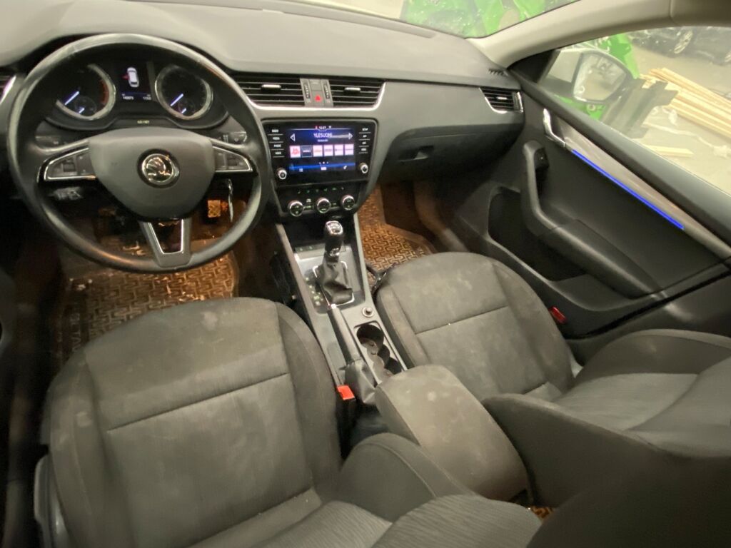 Skoda Octavia 2019 Valkoinen