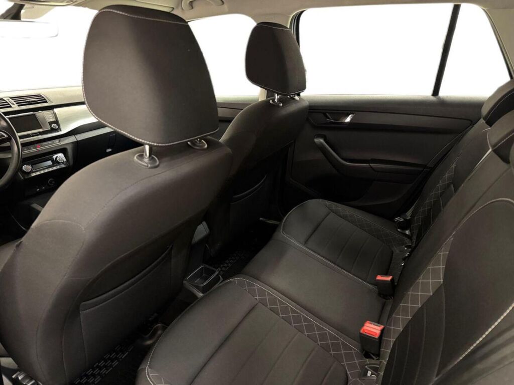 Skoda Fabia 2015 Harmaa