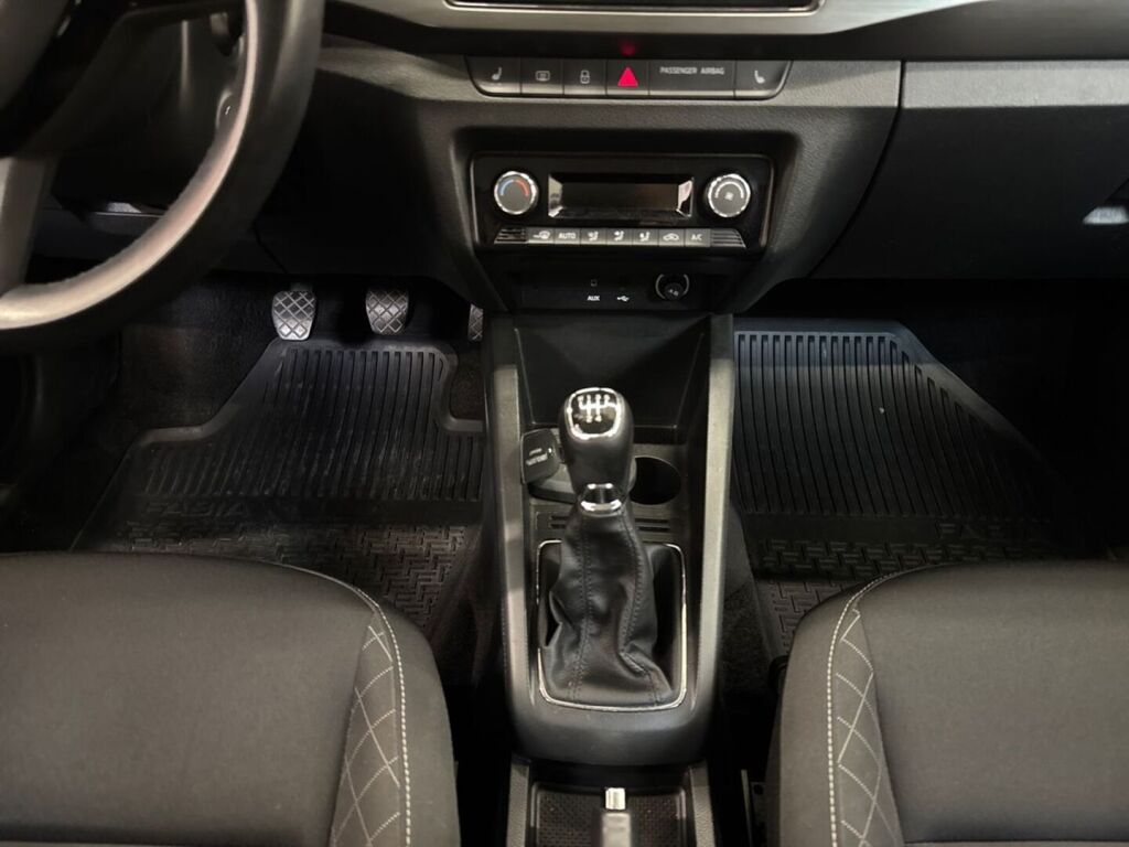 Skoda Fabia 2015 Harmaa