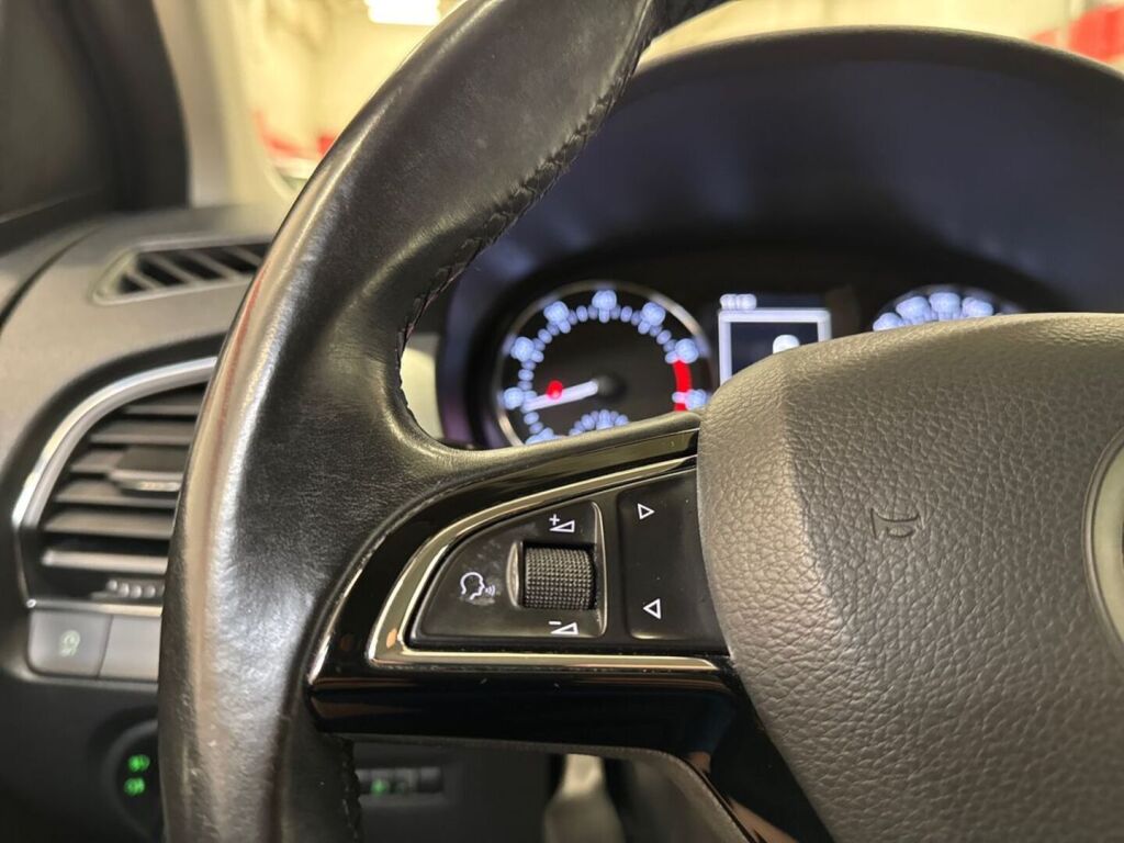 Skoda Fabia 2015 Harmaa