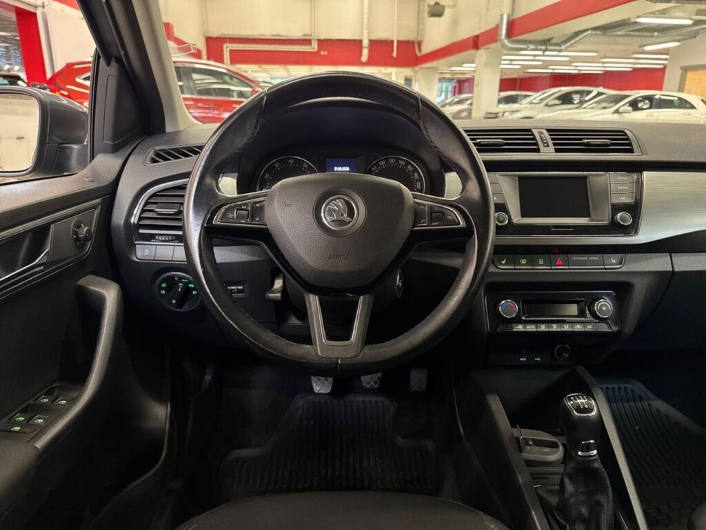 Skoda Fabia 2015 Harmaa