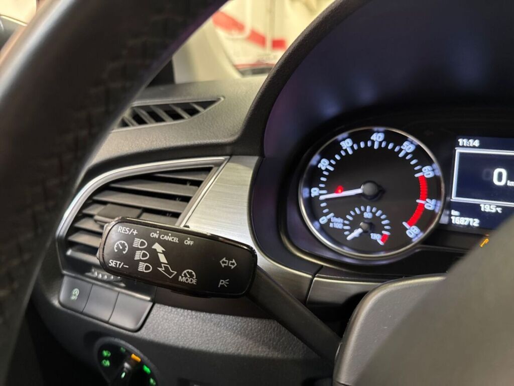 Skoda Fabia 2015 Harmaa