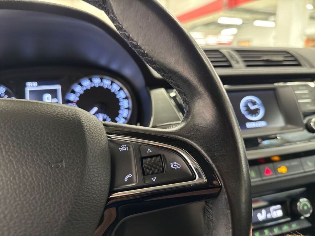 Skoda Fabia 2015 Harmaa