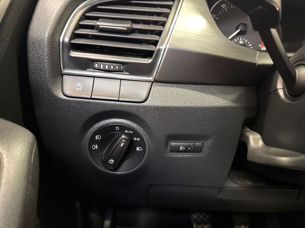Skoda Fabia 2015 Harmaa