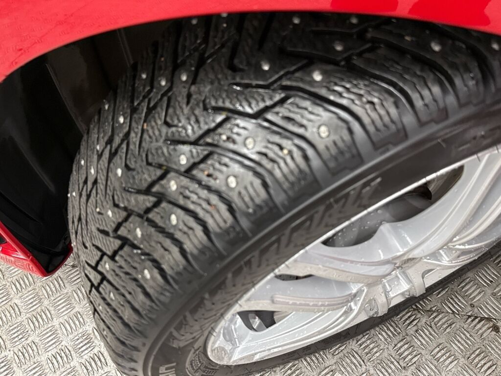 Mercedes-Benz A 2019 Punainen