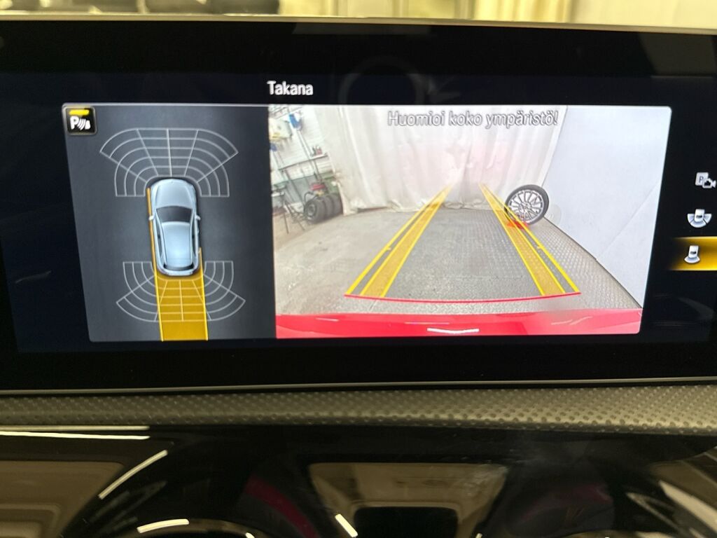 Mercedes-Benz A 2019 Punainen