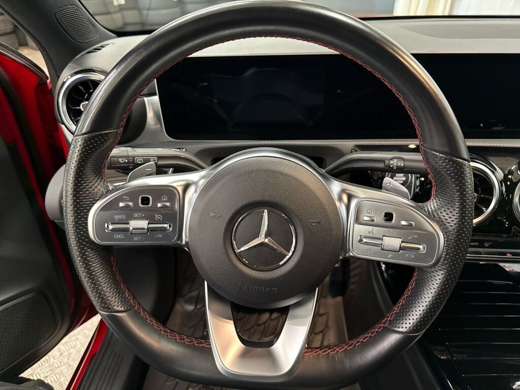 Mercedes-Benz A 2019 Punainen