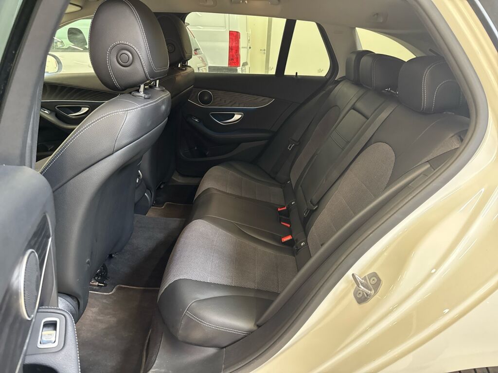 Mercedes-Benz C 2018 Valkoinen