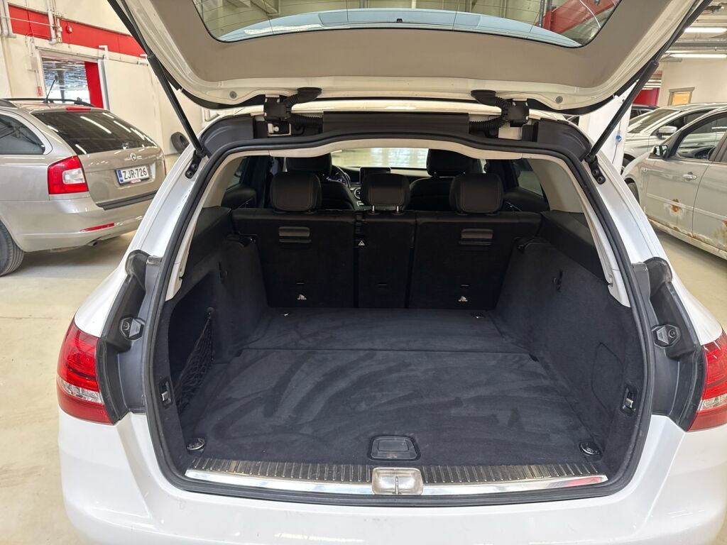 Mercedes-Benz C 2018 Valkoinen