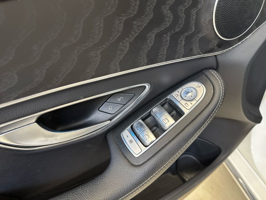 Mercedes-Benz C 2018 Valkoinen
