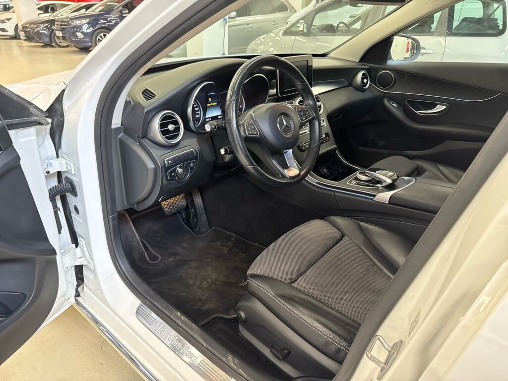 Mercedes-Benz C 2018 Valkoinen