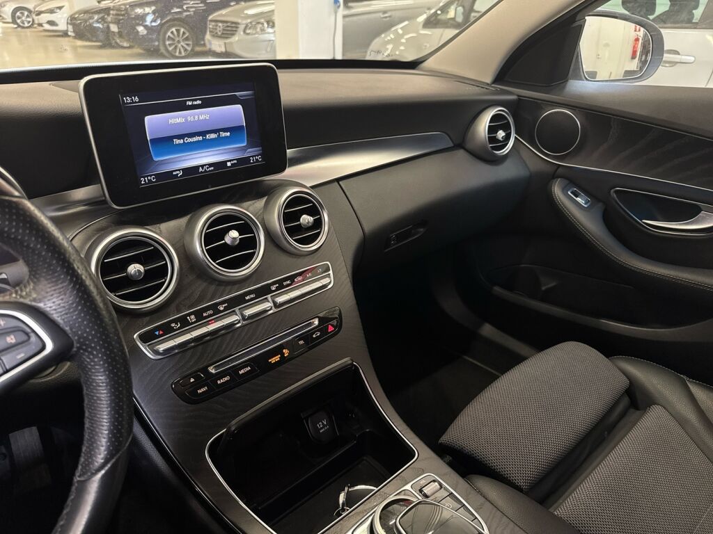 Mercedes-Benz C 2018 Valkoinen
