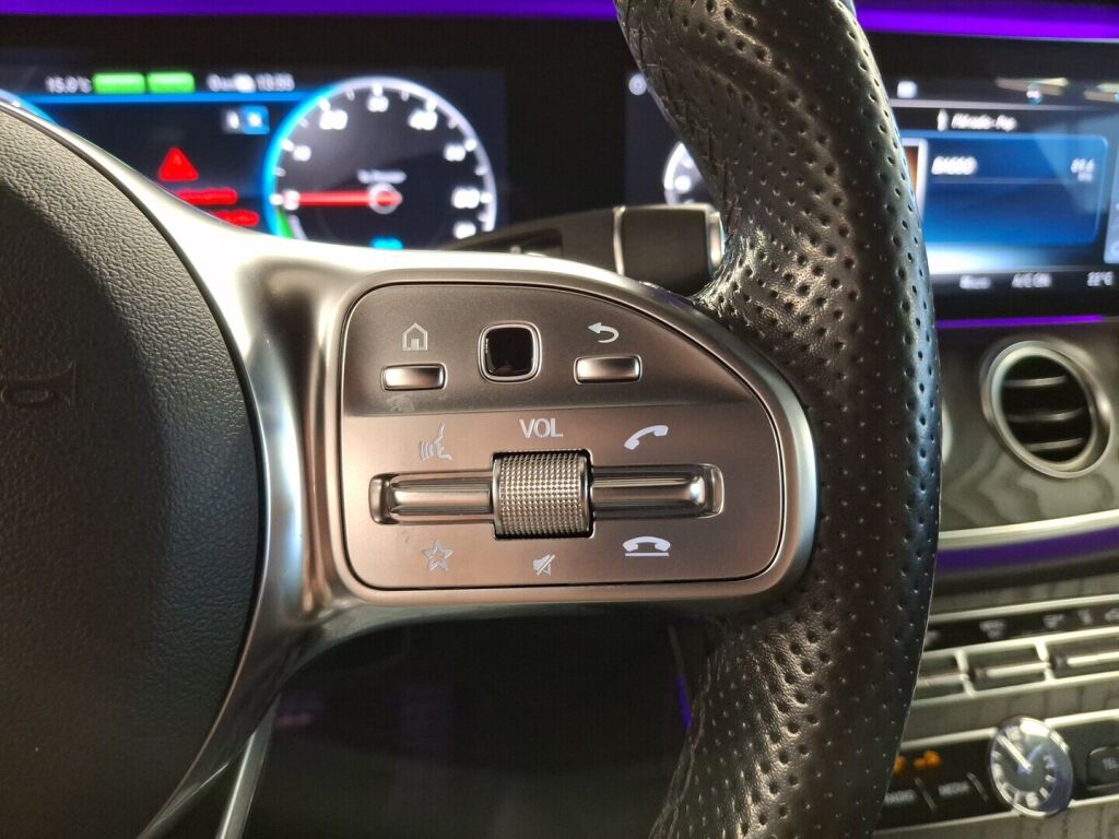 Mercedes-Benz E 2020 Sininen