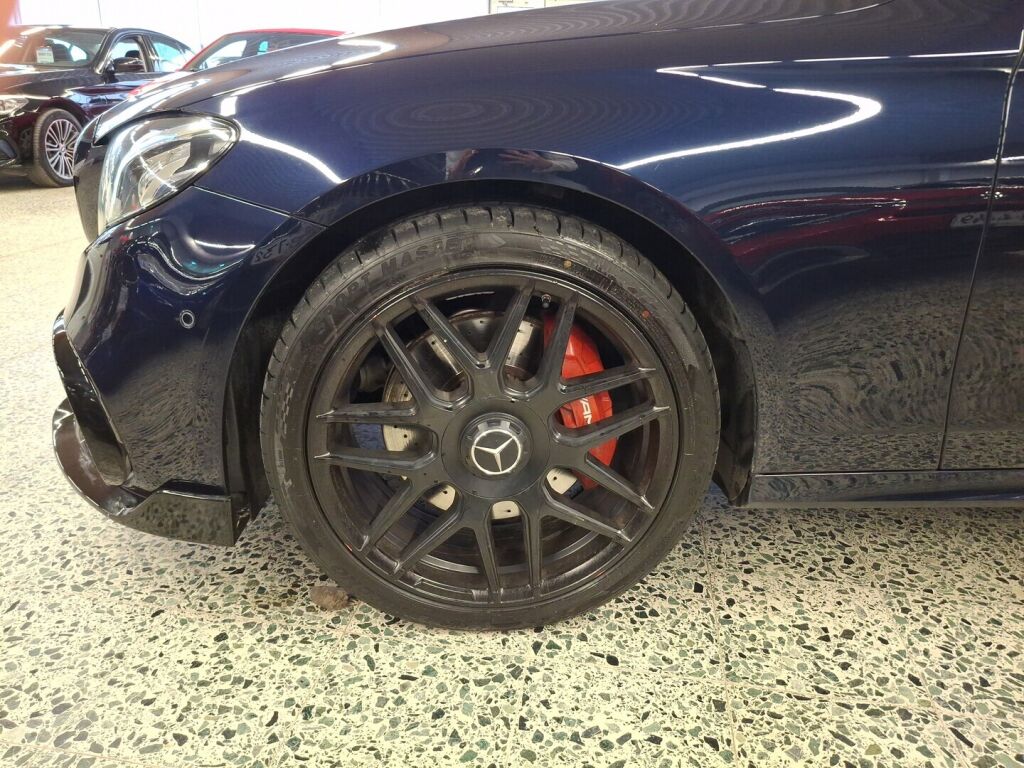 Mercedes-Benz E 2020 Sininen